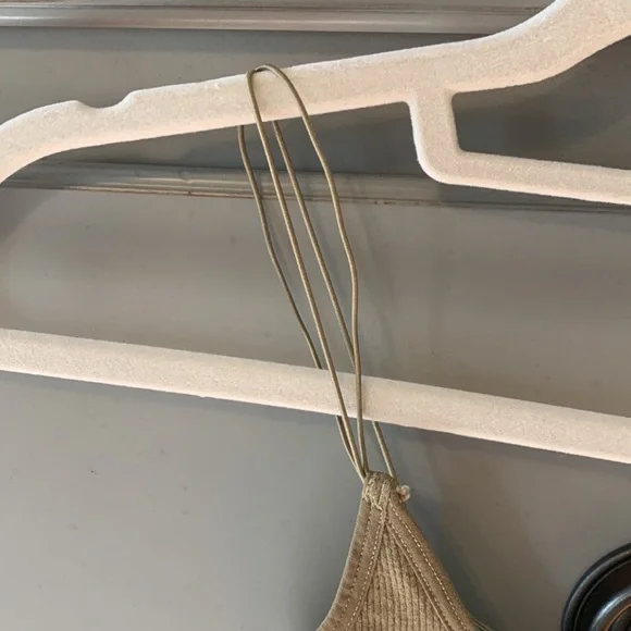 Urban Outfitters Crop Top - Picture 2 of 5